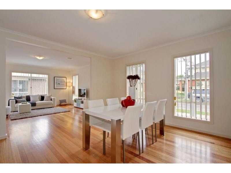 15-17 Manchester Road, Mooroolbark VIC 3138