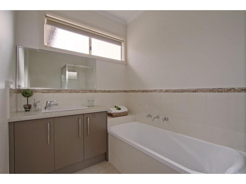 15-17 Manchester Road, Mooroolbark VIC 3138