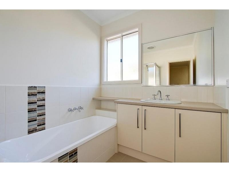 15-17 Manchester Road, Mooroolbark VIC 3138