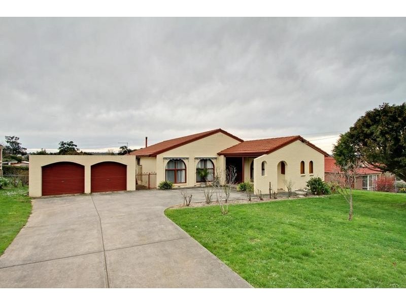 7 Sebire Avenue, Wandin North VIC 3139