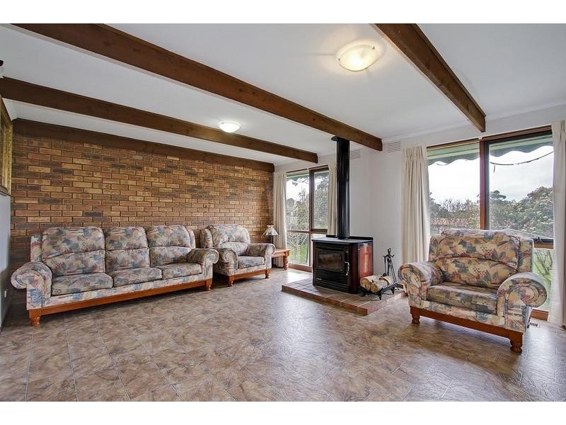 7 Sebire Avenue, Wandin North VIC 3139