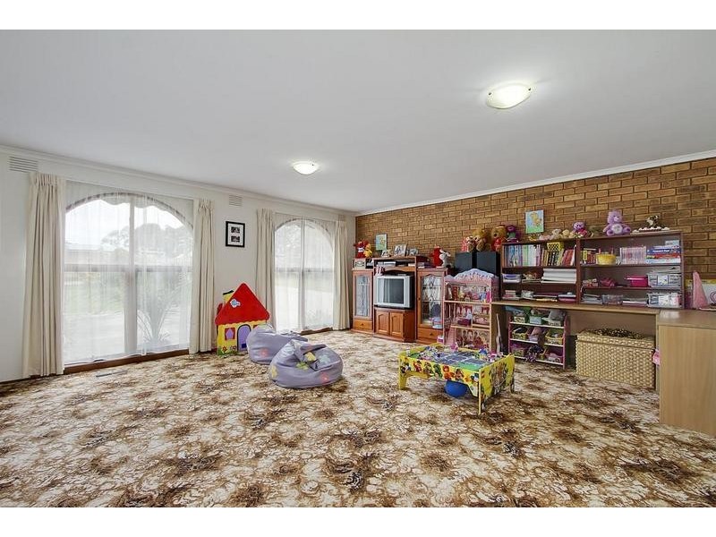 7 Sebire Avenue, Wandin North VIC 3139