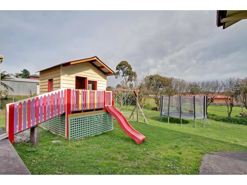 7 Sebire Avenue, Wandin North VIC 3139