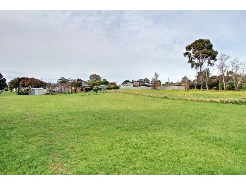 7 Sebire Avenue, Wandin North VIC 3139