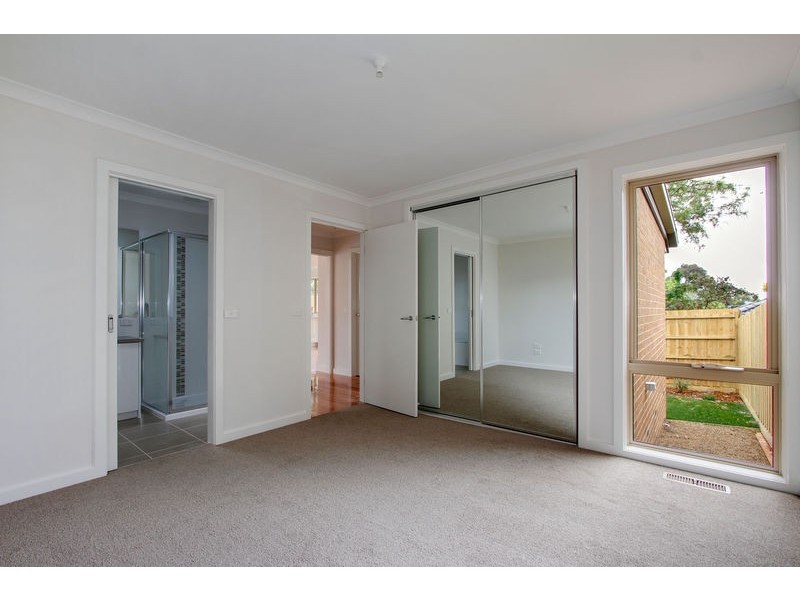 2/116 Belmont Road East, Croydon South VIC 3136