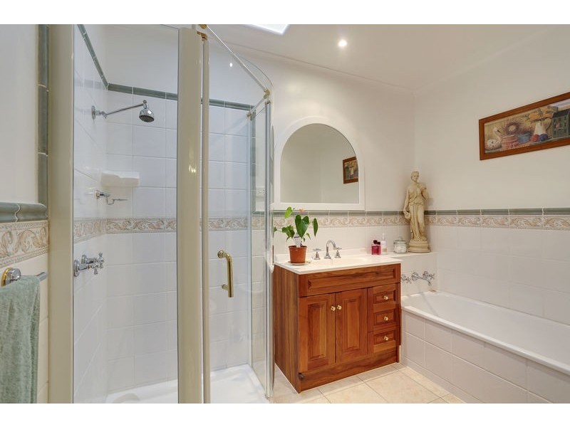 23 Gracedale Avenue, Ringwood East VIC 3135