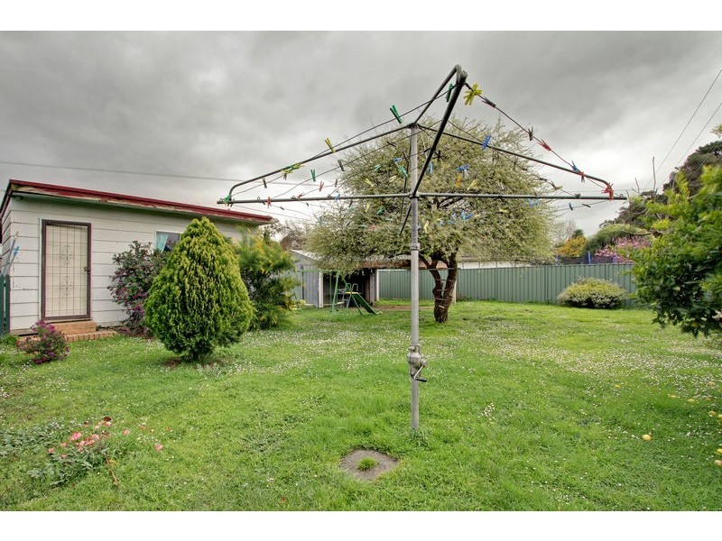 1 Luscombe Court, Kilsyth VIC 3137