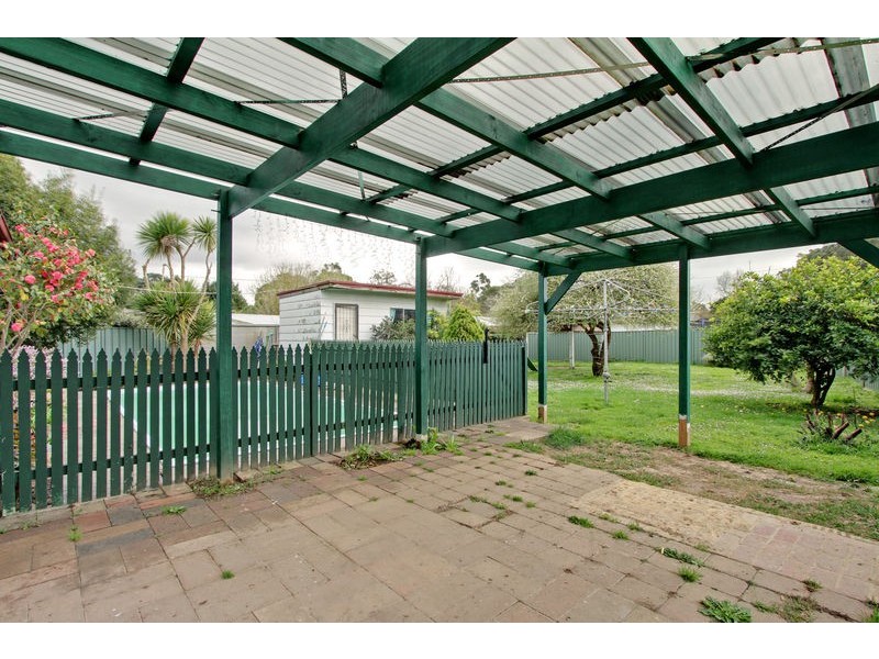 1 Luscombe Court, Kilsyth VIC 3137