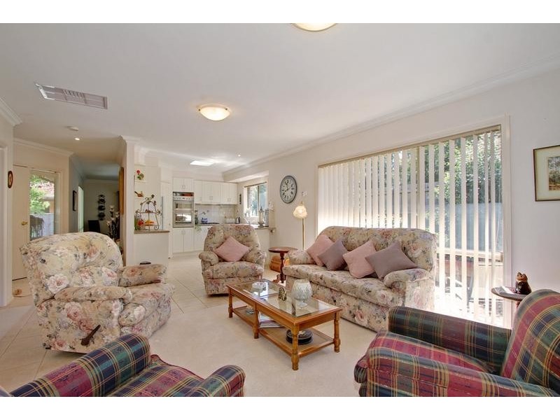 2/2 Edith Avenue, Croydon VIC 3136