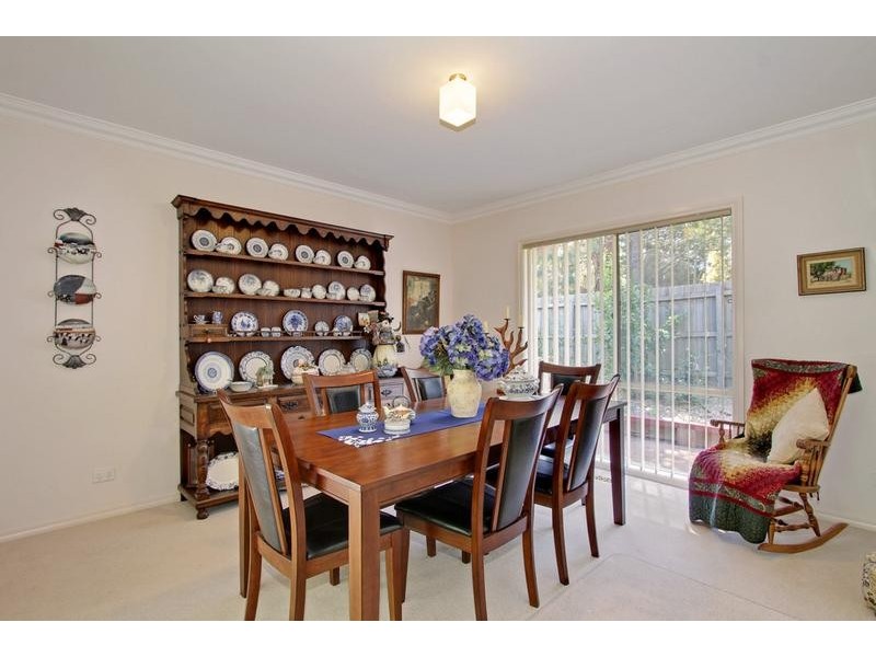 2/2 Edith Avenue, Croydon VIC 3136