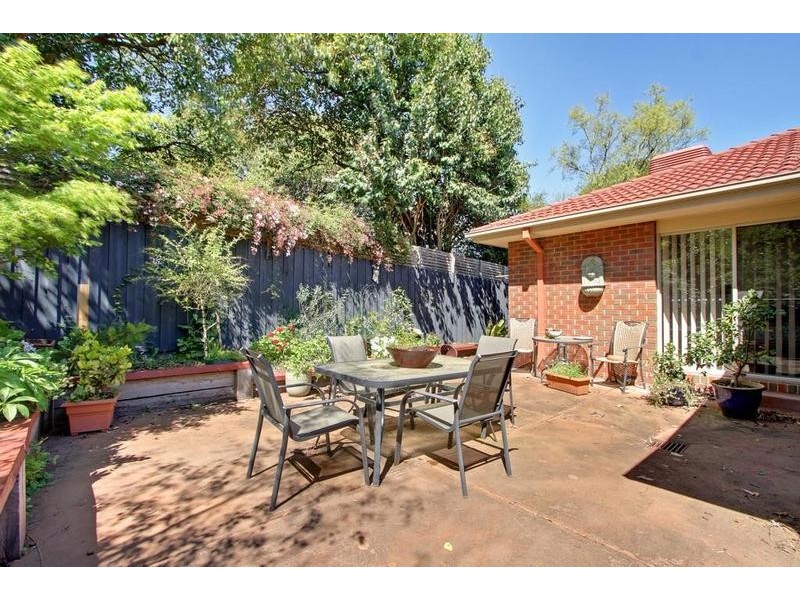 2/2 Edith Avenue, Croydon VIC 3136