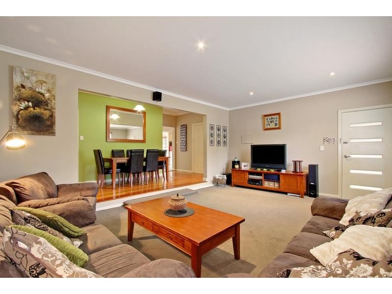 6 Douglas Parade, Croydon VIC 3136