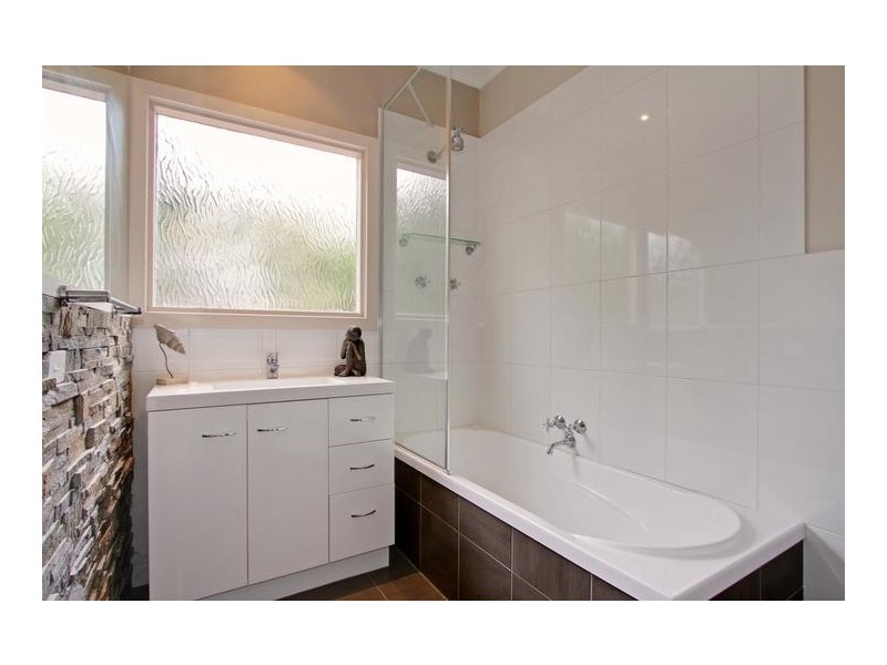 6 Douglas Parade, Croydon VIC 3136