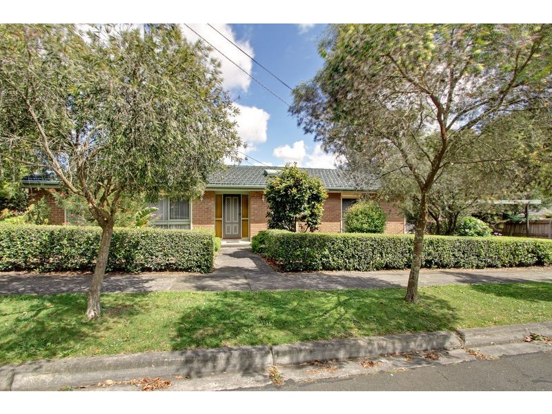 7 Central Avenue, Croydon South VIC 3136
