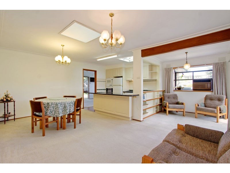 7 Central Avenue, Croydon South VIC 3136