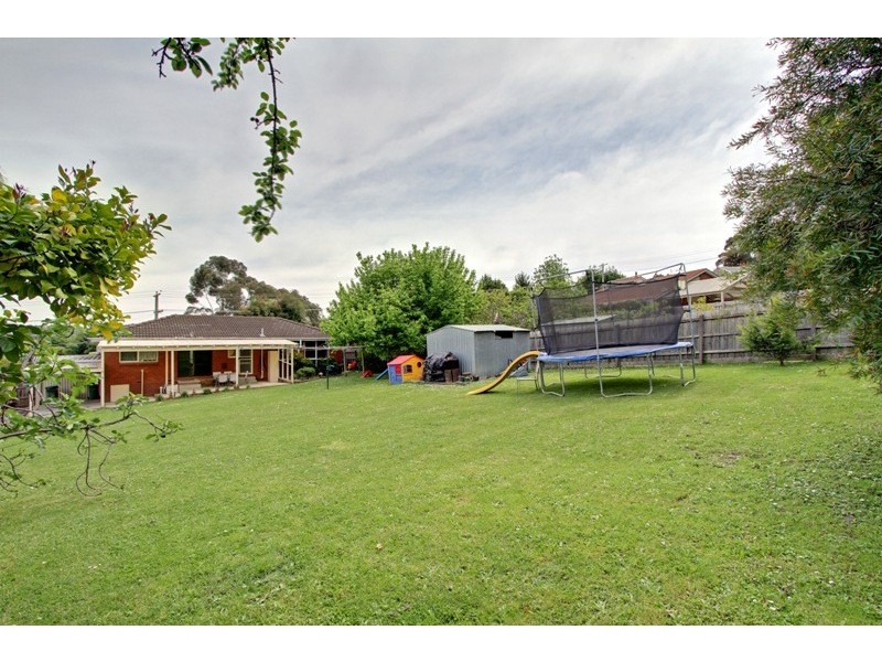 6 Hedwig Drive, Mooroolbark VIC 3138