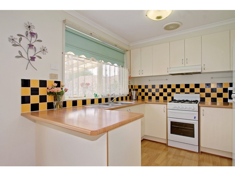 6 Hedwig Drive, Mooroolbark VIC 3138