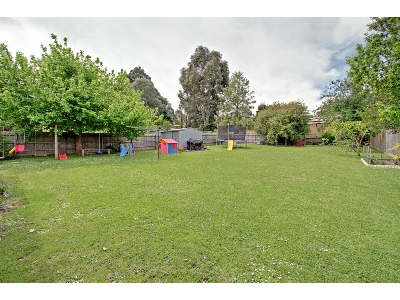 6 Hedwig Drive, Mooroolbark VIC 3138