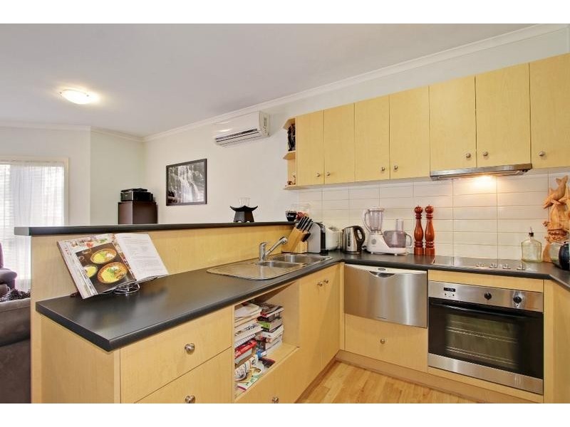 88/13-15 Hewish Road, Croydon VIC 3136