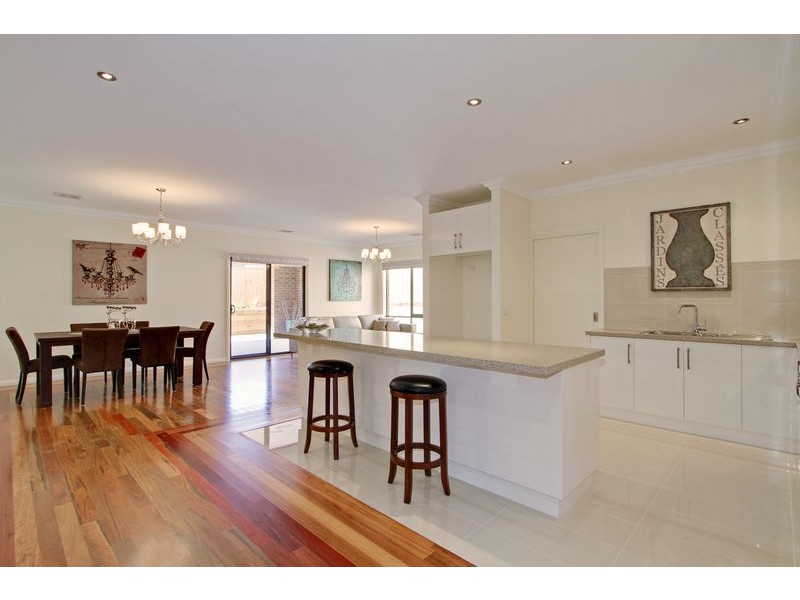 9 Scurry Drive, Croydon VIC 3136