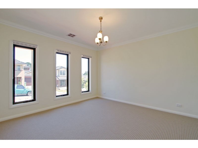 9 Scurry Drive, Croydon VIC 3136
