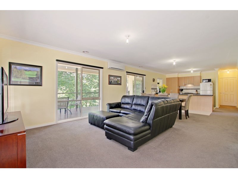 22 Old Warburton Road, Seville VIC 3139