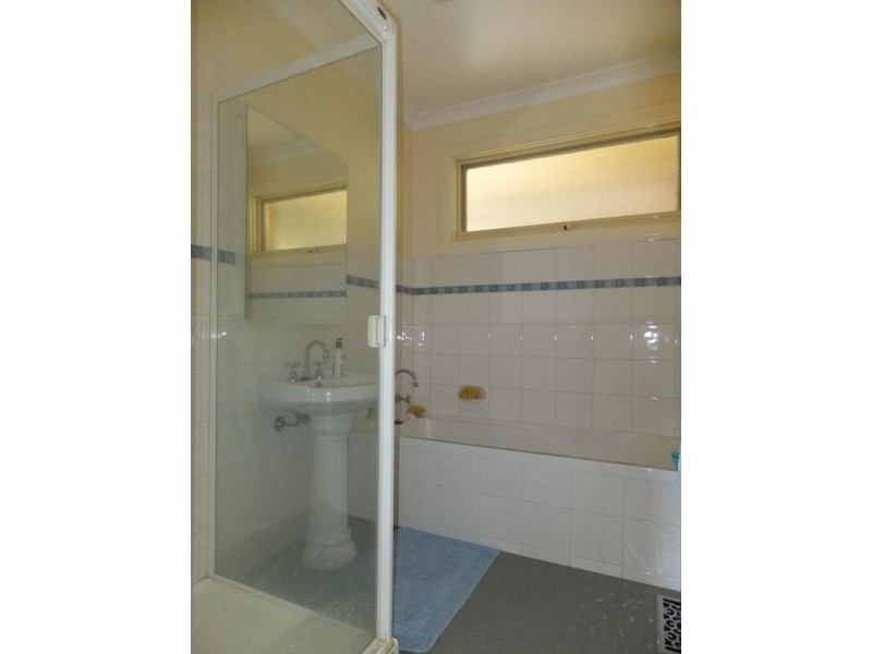 13 Rozelle Avenue, Ringwood East VIC 3135