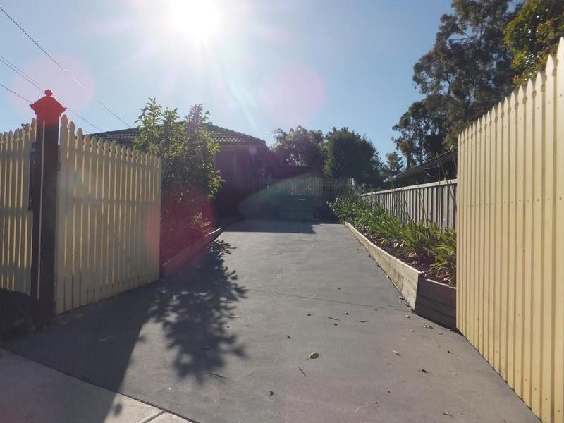 13 Rozelle Avenue, Ringwood East VIC 3135