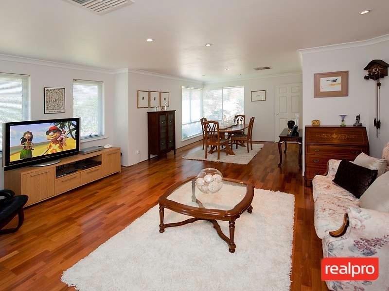 2 Godwin Avenue, Manning WA 6152