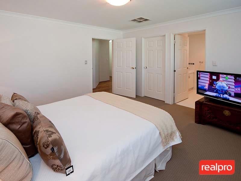 2 Godwin Avenue, Manning WA 6152