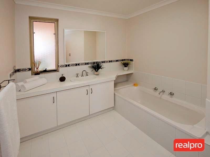 2 Godwin Avenue, Manning WA 6152