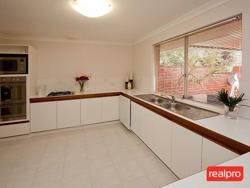 2 Godwin Avenue, Manning WA 6152