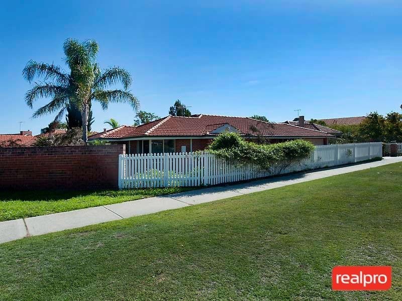 2 Godwin Avenue, Manning WA 6152