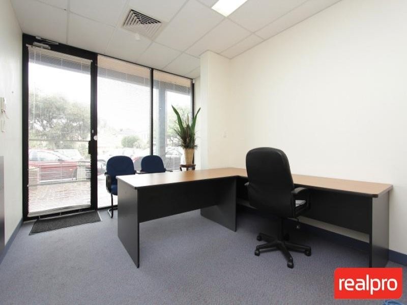 20 Letchworth Centre Avenue, Salter Point WA 6152