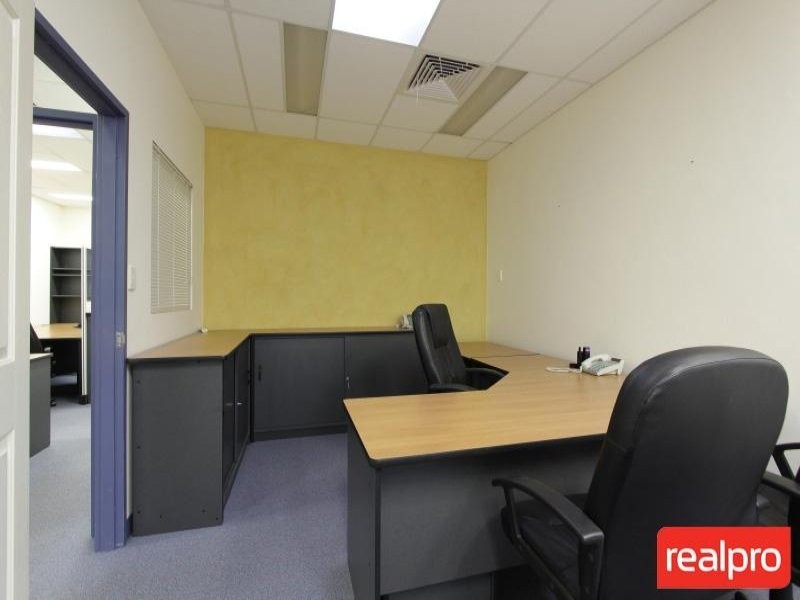 20 Letchworth Centre Avenue, Salter Point WA 6152