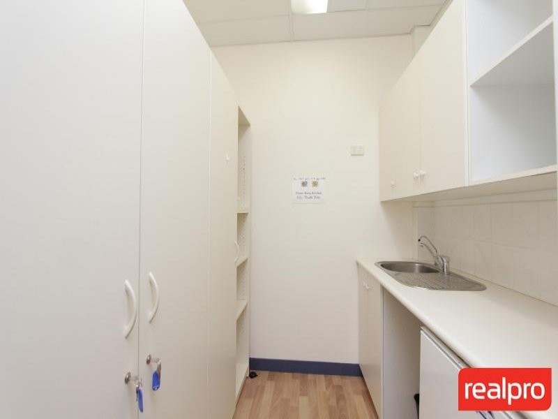 20 Letchworth Centre Avenue, Salter Point WA 6152