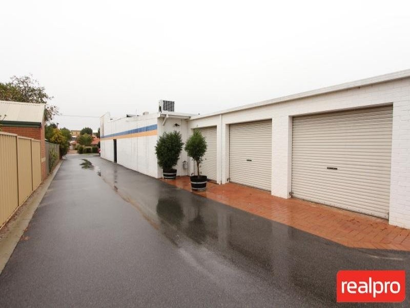 20 Letchworth Centre Avenue, Salter Point WA 6152