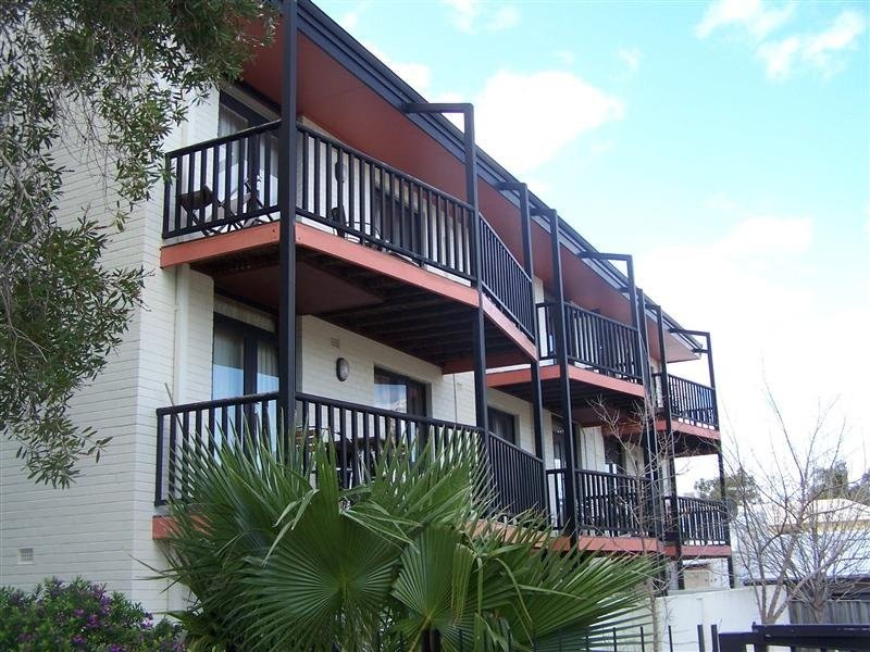 10/20 Rose Avenue, South Perth WA 6151