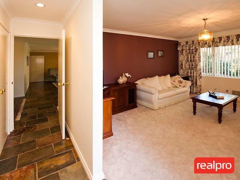 37A Downey Drive, Manning WA 6152