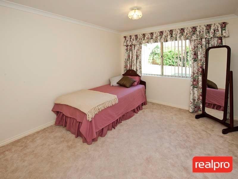 37A Downey Drive, Manning WA 6152