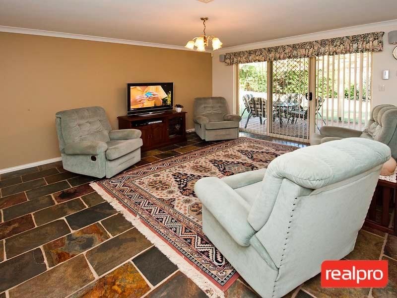 37A Downey Drive, Manning WA 6152
