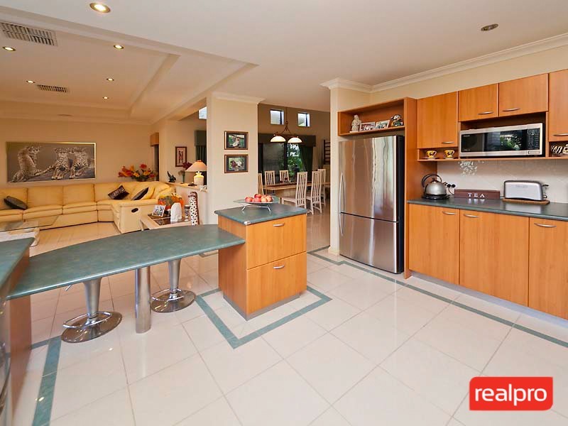 27 Gentilli Way, Salter Point WA 6152