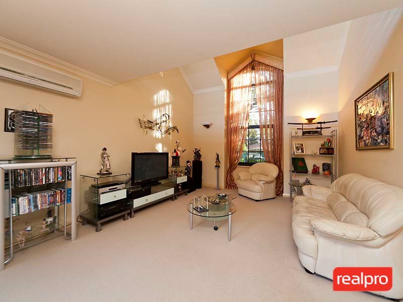 27 Gentilli Way, Salter Point WA 6152