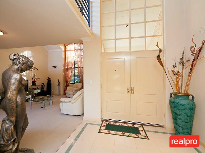 27 Gentilli Way, Salter Point WA 6152