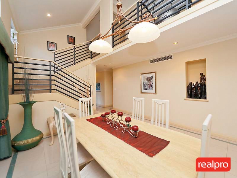 27 Gentilli Way, Salter Point WA 6152