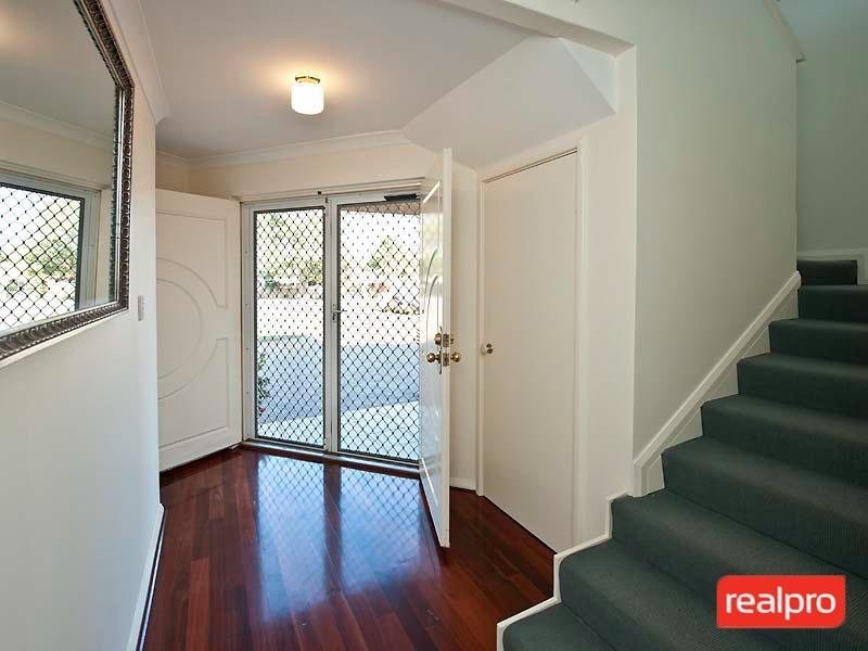 16 Bickley Crescent, Manning WA 6152
