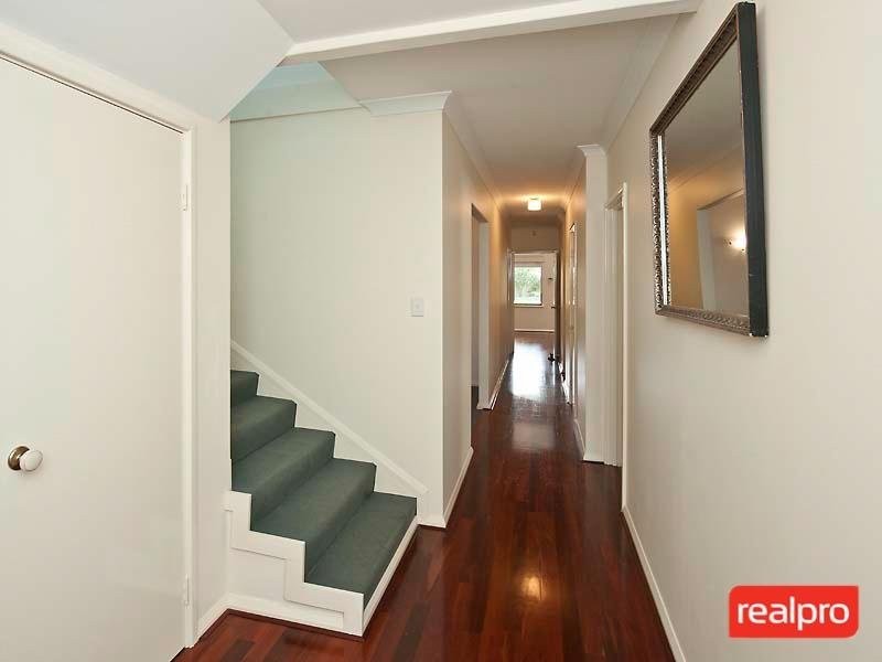16 Bickley Crescent, Manning WA 6152