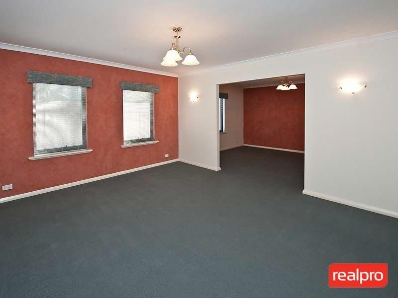 16 Bickley Crescent, Manning WA 6152