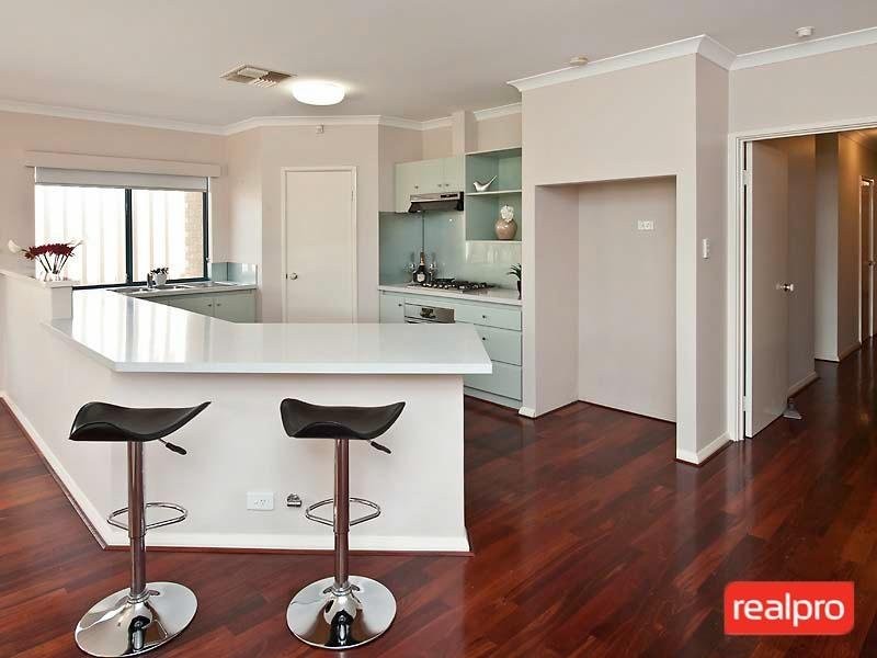 16 Bickley Crescent, Manning WA 6152