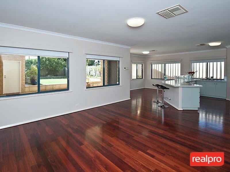 16 Bickley Crescent, Manning WA 6152
